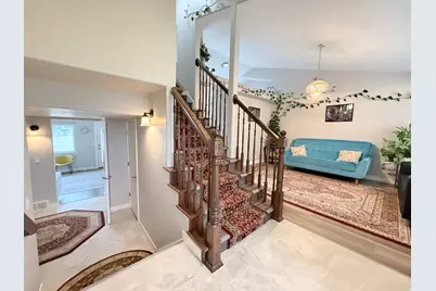 681 E Abbottsford Ct S, Sandy, UT 84070 - Photo 2