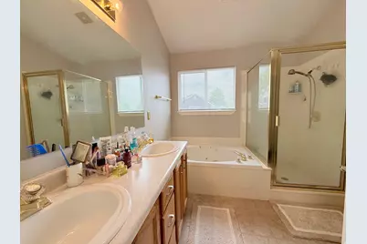 681 E Abbottsford Ct S, Sandy, UT 84070 - Photo 18