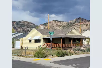 207 N Rawlins St, East Carbon, UT 84520 - Photo 10