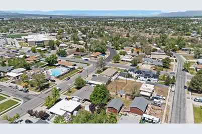 1040 E Larkspur Dr, Sandy, UT 84094 - Photo 48