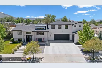 1040 E Larkspur Dr, Sandy, UT 84094 - Photo 2
