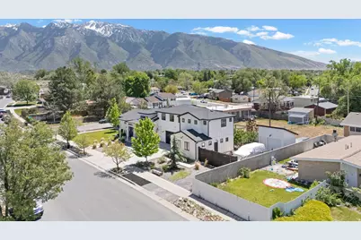 1040 E Larkspur Dr, Sandy, UT 84094 - Photo 44