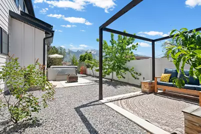 1040 E Larkspur Dr, Sandy, UT 84094 - Photo 40