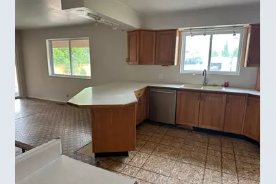 2087 E 3735 S, Millcreek, UT 84109 - Photo 12