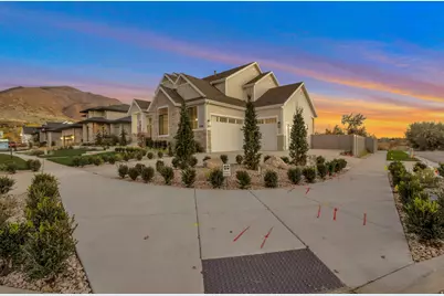 695 W Hidden Farm Dr, Farmington, UT 84025 - Photo 4