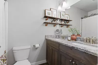 370 W Knights Ln, Layton, UT 84041 - Photo 24