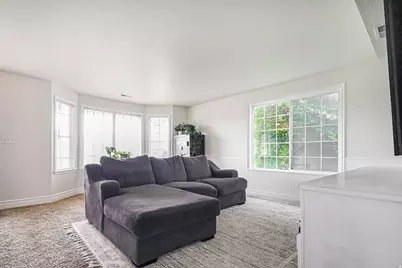 1756 N 2615 W, Clinton, UT 84015 - Photo 4