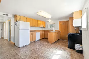 320 N 200 E, Vernal, UT 84078 - Photo 22