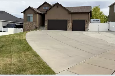 6579 S Salt Creek Cir, Salt Lake City, UT 84118 - Photo 2