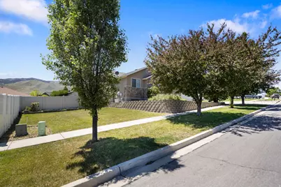 319 W Lariat Blvd, Saratoga Springs, UT 84045 - Photo 36