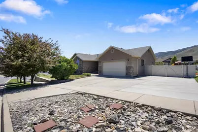 319 W Lariat Blvd, Saratoga Springs, UT 84045 - Photo 4