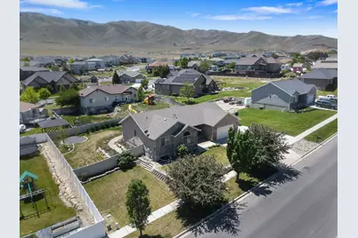 319 W Lariat Blvd, Saratoga Springs, UT 84045 - Photo 38