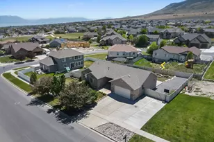 319 W Lariat Blvd, Saratoga Springs, UT 84045 - Photo 36