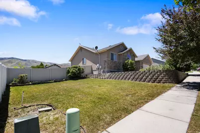319 W Lariat Blvd, Saratoga Springs, UT 84045 - Photo 32