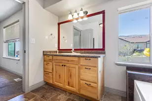 319 W Lariat Blvd, Saratoga Springs, UT 84045 - Photo 12