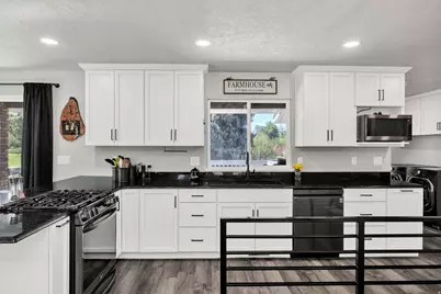 51 W 100 N, Richmond, UT 84333 - Photo 12