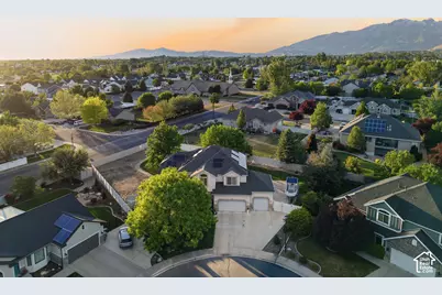 1425 N Manila Ct W, Pleasant Grove, UT 84062 - Photo 2