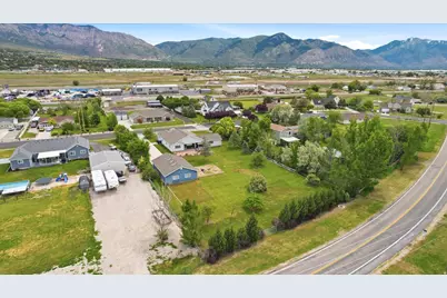 3139 N Pelican Dr, Farr West, UT 84404 - Photo 38