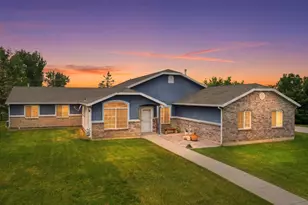 3139 N Pelican Dr, Farr West, UT 84404 - Photo 2