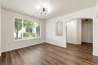 674 Canterbury Ln, North Salt Lake, UT 84054 - Photo 10