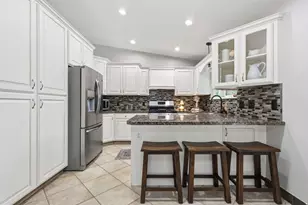1055 E Castle Rock Rd, Sandy, UT 84094 - Photo 14