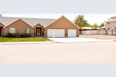 845 W 400 S, Vernal, UT 84078 - Photo 2