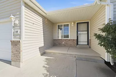 218 W Jonathan Pl, Saratoga Springs, UT 84045 - Photo 4