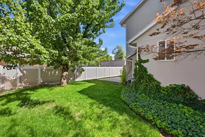 5645 S Highland Park Ct, Holladay, UT 84121 - Photo 26