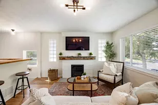 2115 S Wyoming St E, Salt Lake City, UT 84109 - Photo 2