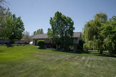 249 E 300 N, Smithfield, UT 84335 - Photo 34
