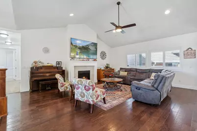 967 W Yamada Ct S, Syracuse, UT 84075 - Photo 4