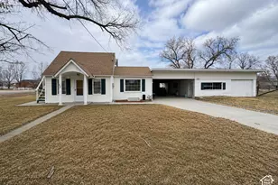 692 S 300 W, Mount Pleasant, UT 84647 - Photo 1