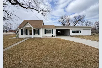 692 S 300 W, Mount Pleasant, UT 84647 - Photo 1