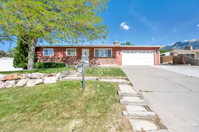 9325 Quail Hollow Cir, Sandy, UT 84093 - Photo 2