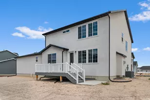 3803 W 2350 N, Clinton, UT 84015 - Photo 4