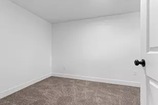 5245 S 900 E, Murray, UT 84117 - Photo 26