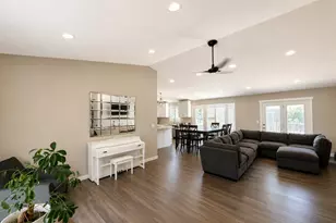 8565 S Festive Way, West Jordan, UT 84088 - Photo 2