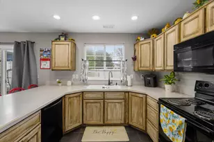 1032 Sara Ln, Ogden, UT 84404 - Photo 10