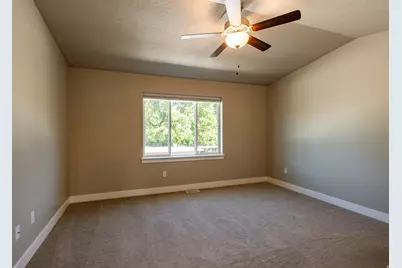 1739 E Holladay Hill Ln N, Holladay, UT 84124 - Photo 12