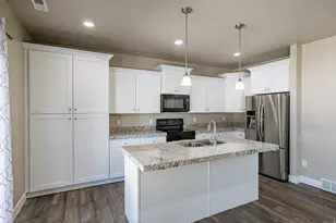 1739 E Holladay Hill Ln N, Holladay, UT 84124 - Photo 8