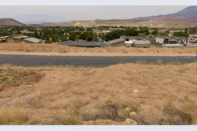 398 N 250 E #14, La Verkin, UT 84745 - Photo 2