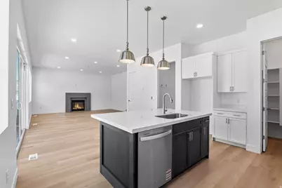 36 S Crimson Way #305, Mapleton, UT 84664 - Photo 4