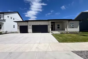 1159 E Blackfeet Dr, Eagle Mountain, UT 84005 - Photo 2