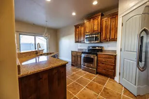 1238 N Baycrest Dr E, Saratoga Springs, UT 84045 - Photo 6