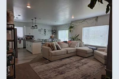 1484 E 480 S, Hyrum, UT 84319 - Photo 4
