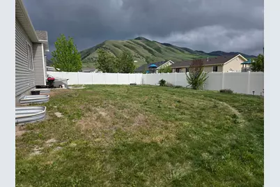 1484 E 480 S, Hyrum, UT 84319 - Photo 16