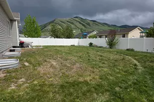 1484 E 480 S, Hyrum, UT 84319 - Photo 16
