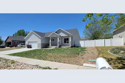 3827 N Adams St E, Eagle Mountain, UT 84013 - Photo 2
