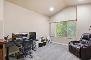 2452 Oak Ln, Layton, UT 84040 - Photo 22