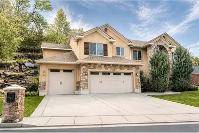2452 Oak Ln, Layton, UT 84040 - Photo 2